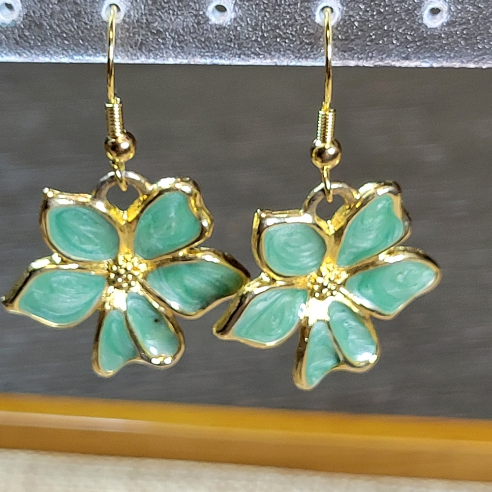Vintage Gold Tone Green Enamel Flower Earrings Pierced French Hooks